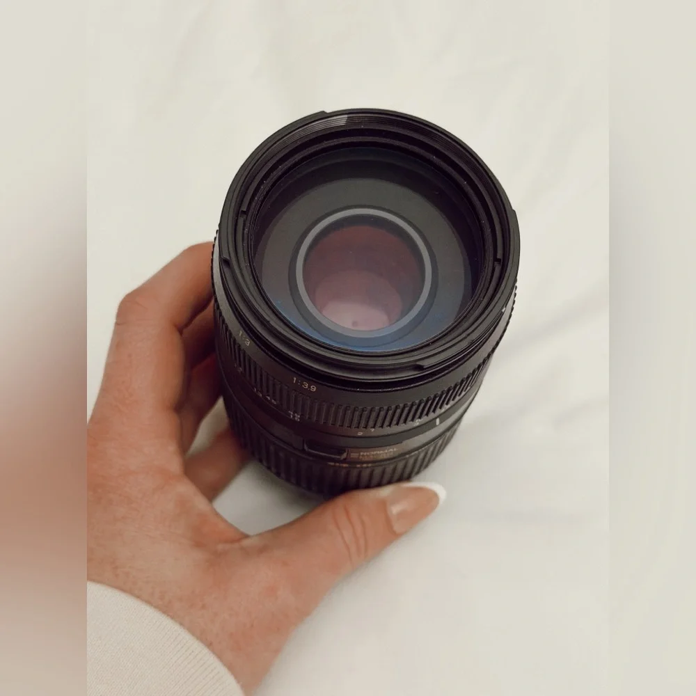 Tamron AF 70-300mm 1:4-5.6 Tele-Macro (1:2) Lens for Nikon DSLR Cameras